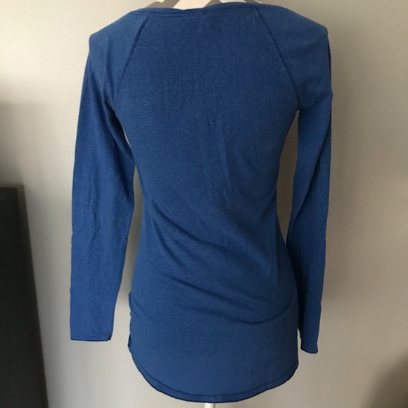 ⬇️$16 Aerie Long Sleeve T-shirt with Buttons - Picture 4 of 6